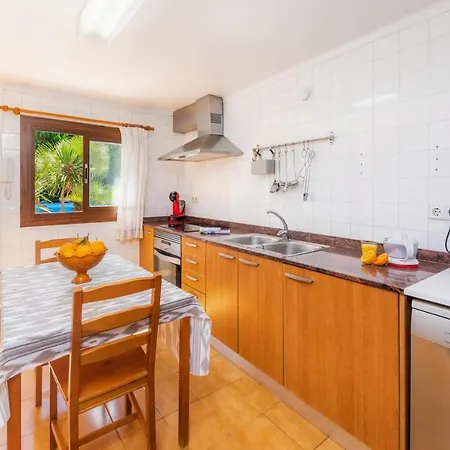 Can Big Charles Tatil Evi
