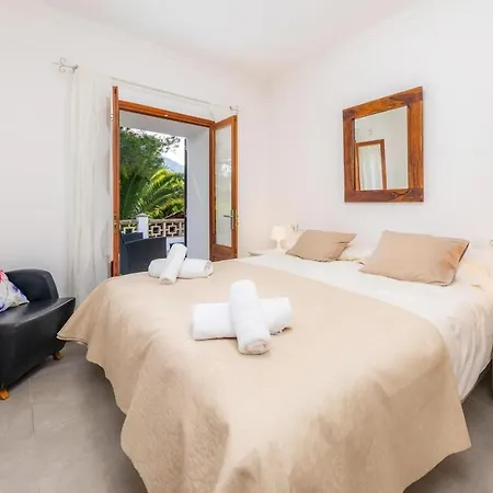 Can Big Charles Tatil Evi