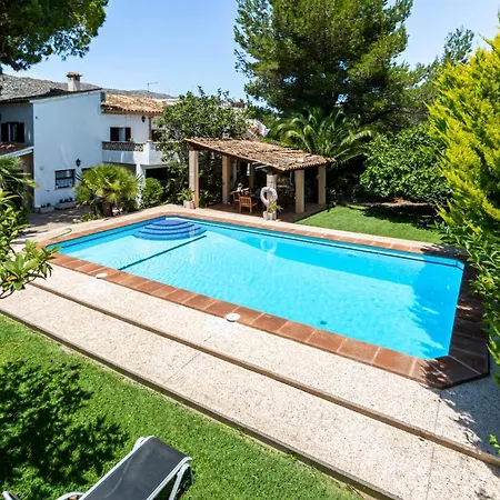Can Big Charles Tatil Evi *